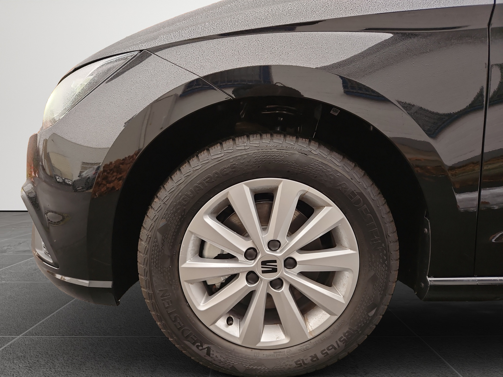 Angebotsdetails Seat Ibiza Midnight Schwarz Metallic