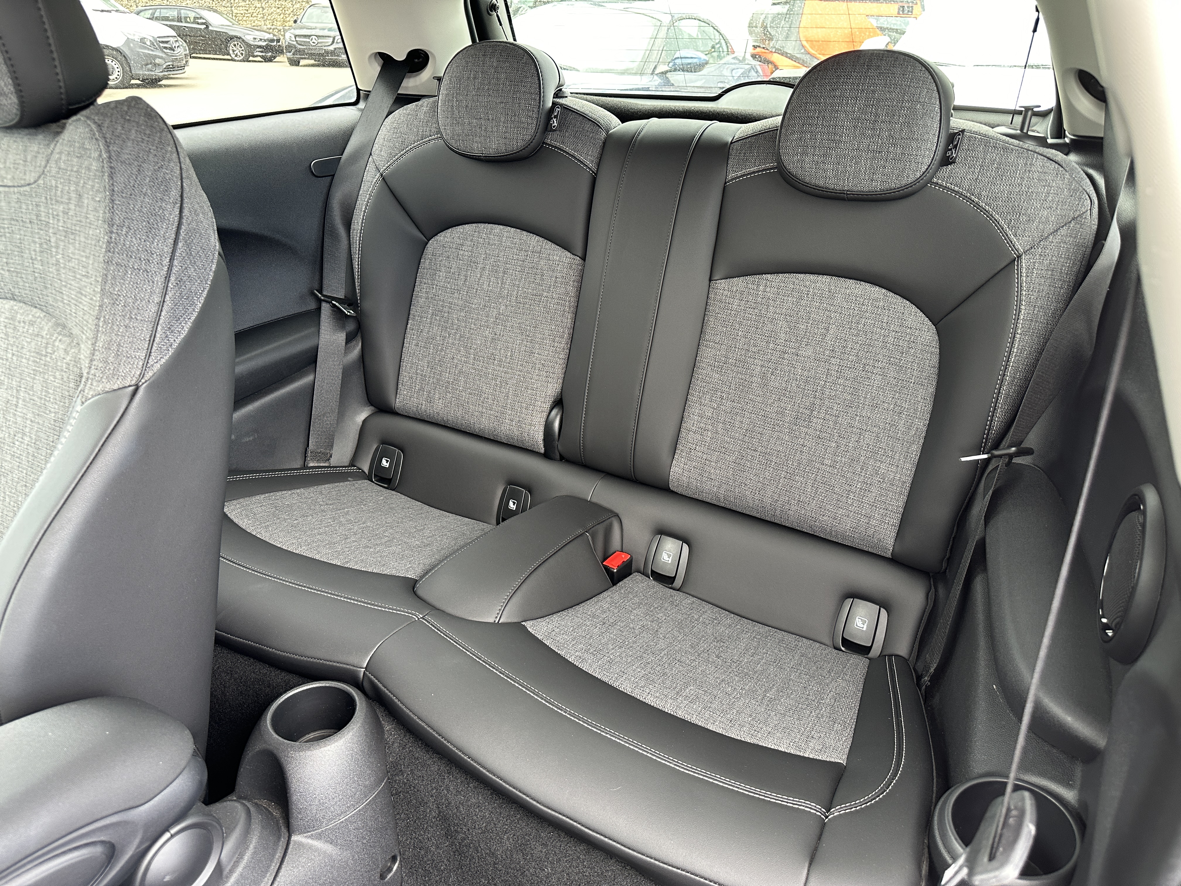 Angebotsdetails Mini Cooper MIDNIGHT BLACK METALLIC