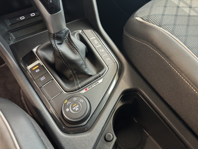 Angebotsdetails Volkswagen Tiguan Grau (Delfingrau Metallic)